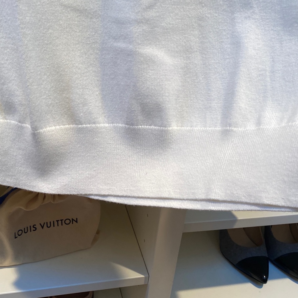Banana Republic White V-Neck Sweater. Size M. GUC - Picture 6 of 12